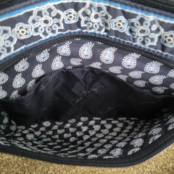 Vera Bradley Crossbody - Picture 4 of 7